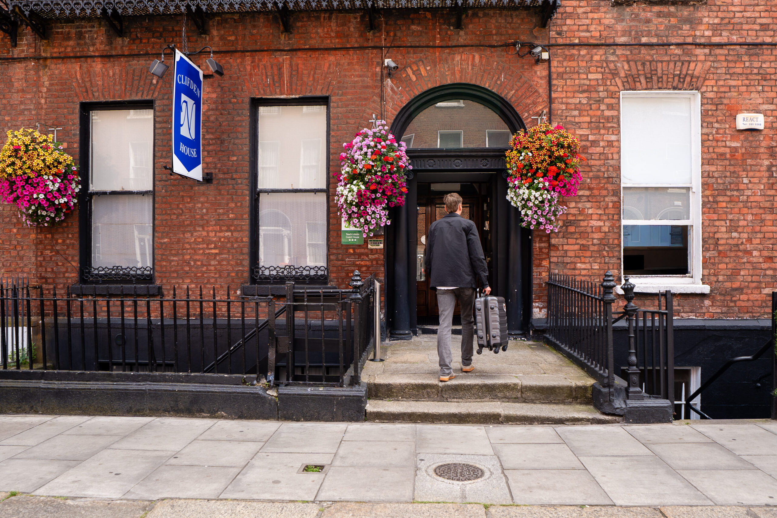 Check-in at Clifden Guesthouse Dublin